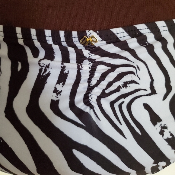 🦓PilyQ Beaded Zebra Bikini - Picture 6 of 11